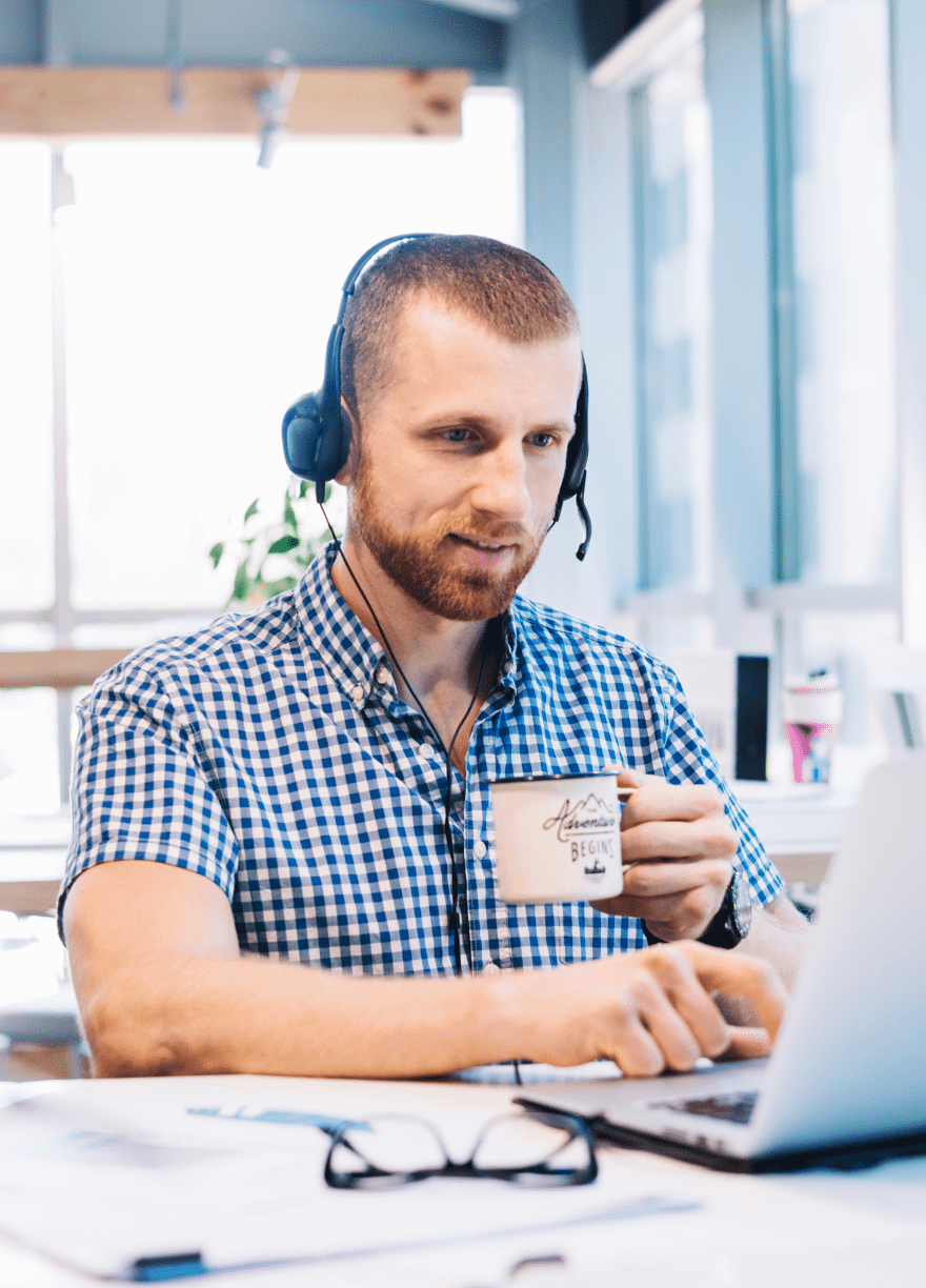 Cloud-IAM expert who communicates with a customer to assist them